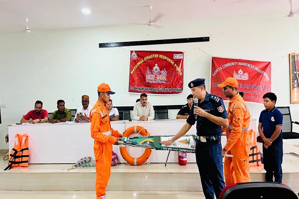  प्राकृतिक आपदाओं से निपटने के लिए सभी को आना चाहिए तैरनाः-  कलेक्टर श्री गोपाल वर्मा
