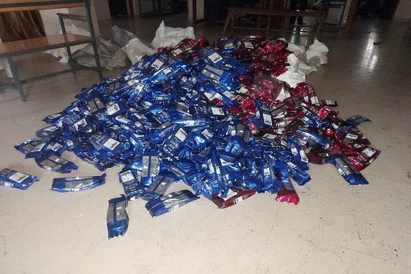 अवैध रूप से पान मसाला व तंबाकू का परिवहन करते ट्रक पकड़ा गया