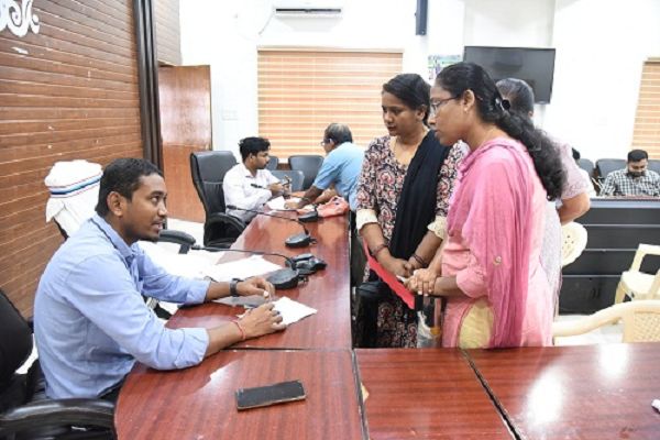 जर्जर सड़क बनी दुर्घटनाओं का कारण