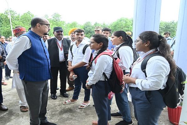 नाम के अनुरूप विश्वविद्यालय प्रगति करें : राज्यपाल