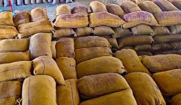  स्टॉक रखे धान गायब, 54 लाख रुपए का गबन