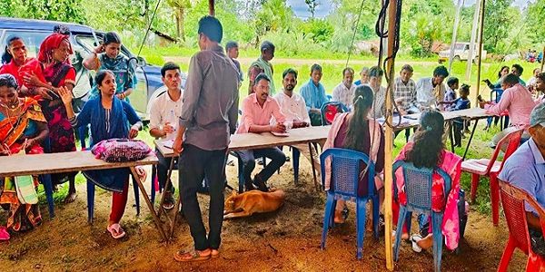 ग्रामीणों को शासकीय योजनाओं से जोड़ने सालातोंग में सुविधा शिविर जारी