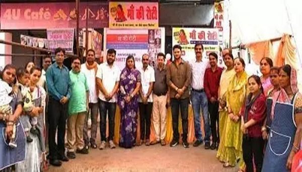 महासमुंद में मां की रोटी कैंटीन का शुभारंभ