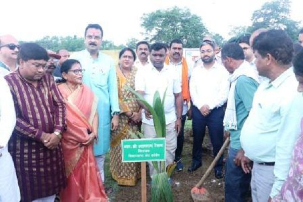 पेड़ मानव जीवन के लिए बहुत जरूरी, भावनात्मक लगाव के साथ पौधे अवश्य लगाएं : विधायक नेताम