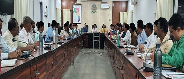 लंबित पेंशन प्रकरणों के त्वरित निराकरण के लिए कलेक्टर ने दिया निर्देश
