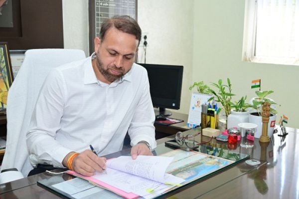 हर घर तिरंगा : देश की आजादी का यह उत्सव देश के प्रति अपने कर्तव्यों के लिए प्रतिबद्धता व्यक्त करने का अवसर : कलेक्टर