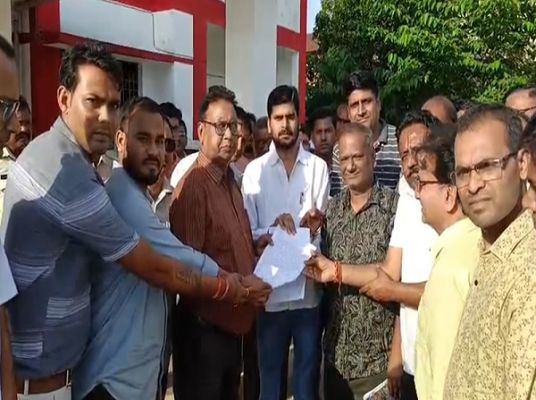 फोर लेन निर्माण पर विरोध तेज, सरसिंवा-भटगांव में बायपास की उठी मांग