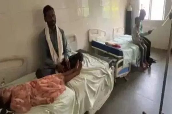 सब्जी में छिपकली गिरने से फूड पॉइजनिंग, एक ही परिवार के 4 लोग अस्पताल में भर्ती