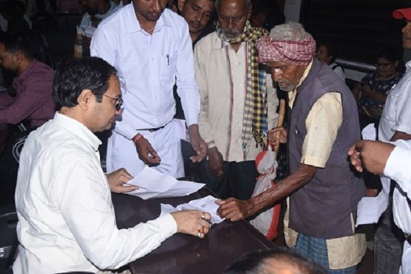 कलेक्टर ने जनदर्शन में सुनी लोगों की समस्याएं