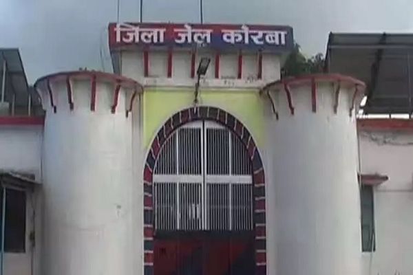 कोरबा जेल से फरार दो बंदी रायगढ़ में गिरफ्तार