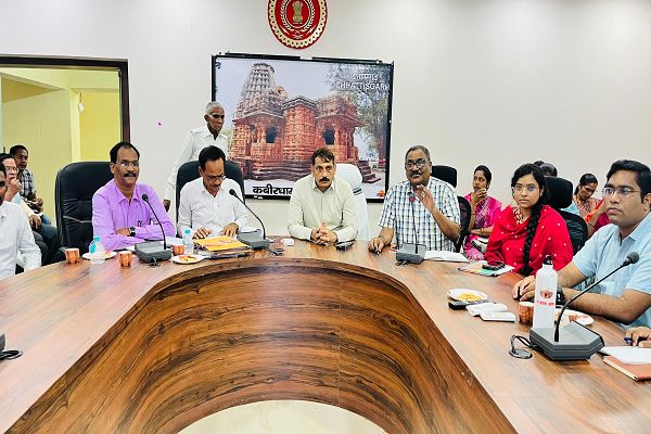  कलेक्टर श्री गोपाल वर्मा के मार्गदर्शन में कृषि एवं राजस्व अधिकारियों का वार्षिक प्रशिक्षण कार्यक्रम आयोजित