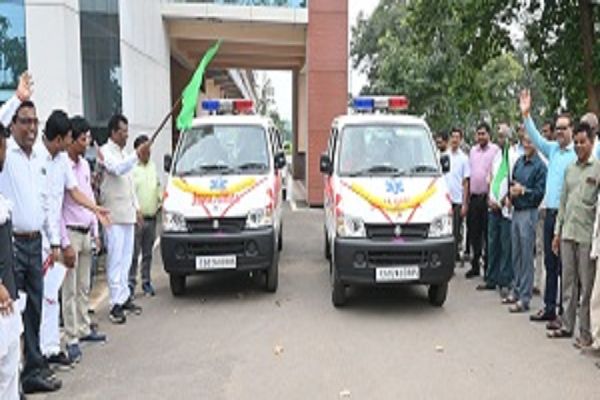 विधायक रोहित साहू ने दो एम्बुलेंस को हरी झंडी दिखाकर किया रवाना