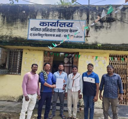  बिजली विभाग की लापरवाही सें किसान परेशान