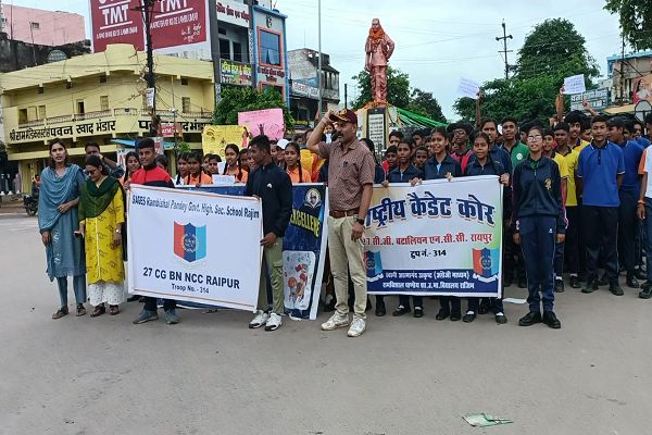 राष्ट्रीय वैज्ञानिक दृष्टिकोण दिवस पर अंधविश्वास निर्मूलन जागरूकता रैली निकालकर छात्र सैनिकों और विद्यार्थियों ने किया जागरूक