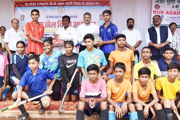  खेल ही युवाओं को नशे से बचाने का सबसे बड़ा साधन - कलेक्टर श्री गोपाल वर्मा