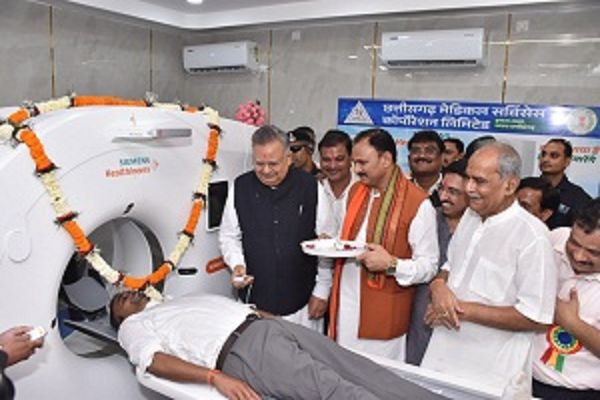 विधानसभा अध्यक्ष एवं स्वास्थ्य मंत्री ने शासकीय मेडिकल कालेज में 12 करोड़ 5 लाख 92 हजार की लागत के सीटी स्कैन मशीन का किया लोकार्पण