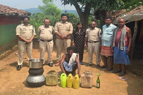 आबकारी वृत्त पंडरिया की की अवैध मदिरा के विरूद्ध कार्यवाही