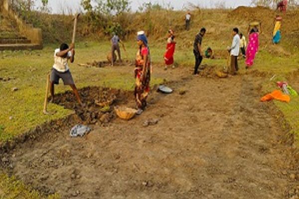 मनरेगा श्रमिकों को रोजगार दिलाने में बिलासपुर जिला प्रदेश में अव्वल