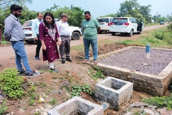 सीईओ ने ग्राम पंचायत सुन्दरा, अचानकपुर भाठापारा व सोमनी में चल रहे विकास कार्यों का किया निरीक्षण
