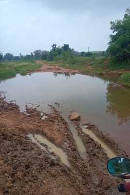 मुक्तिधाम तक मार्ग विहीनता पर हिंद सेना ने जताया आक्रोश, नगर पालिका को सौंपा ज्ञापन