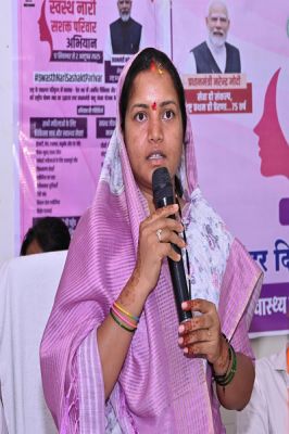 मंत्री श्रीमती लक्ष्मी राजवाड़े ने स्वास्थ्य शिविर में दी भागीदारी