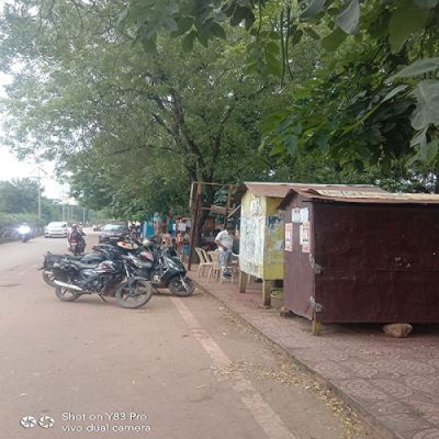  कलेक्टर और एसपी ऑफिस जाने वाला मुख्य मार्ग  का फुटपाथ अतिक्रमण की चपेट में पैदल यात्री परेशान