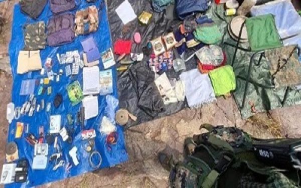 गरियाबंद में पुलिस-CRPF की बड़ी कार्रवाई, नक्सलियों का डंप सामग्री बरामद