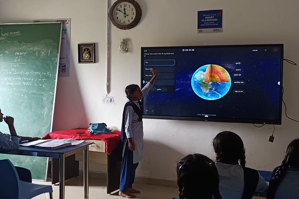  उपमुख्यमंत्री श्री विजय शर्मा 28 अक्टूबर को ज़िले के 50 स्कूलों में आधुनिक स्मार्ट क्लास का करेंगे शुभारंभ