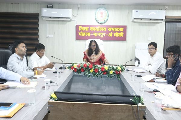 स्वास्थ्य सेवाओं में लापरवाही नहीं की जाएगी बर्दाश्त : कलेक्टर प्रजापति