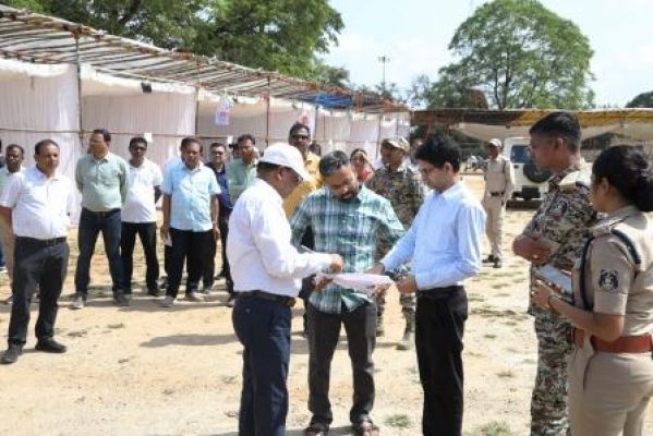 कलेक्टर ने किया राज्योत्सव तैयारियों का निरीक्षण