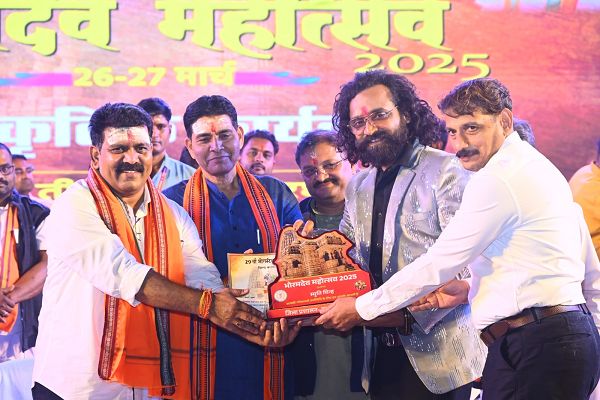  उपमुख्यमंत्री श्री विजय शर्मा के आमंत्रण पर छत्तीसगढ़ के प्रसिद्ध गायक अनुराग शर्मा राज्योत्सव में आज 03 नवम्बर को देंगे अपनी प्रस्तुति