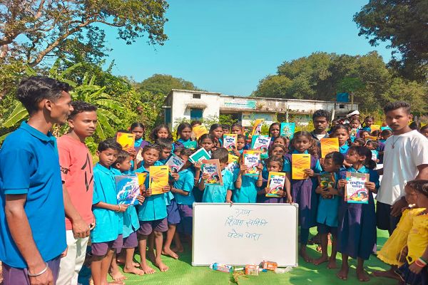 कोलावाड़ा गांव में शिक्षा की अनोखी क्रांति-ग्रामीणों ने खुद संभाली कमान