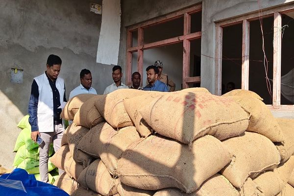  धान खरीदी कार्य में लापरवाही पर दो ग्रामीण कृषि विस्तार अधिकारी निलंबित