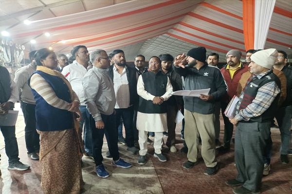  राष्ट्रपति श्रीमती द्रौपदी मुर्मु का प्रस्तावित अम्बिकापुर दौरा की तैयारियों का आदिम जाति विकास मंत्री श्री रामविचार नेताम ने कार्यक्रम स्थल का किया निरीक्षण