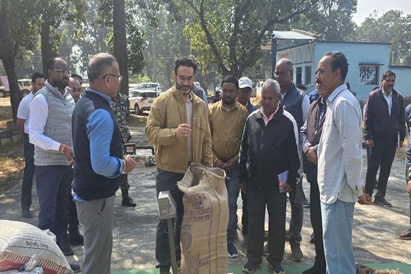 सचिव डॉ. कमलप्रीत सिंह ने धान खरीदी केंद्रों का किया निरीक्षण