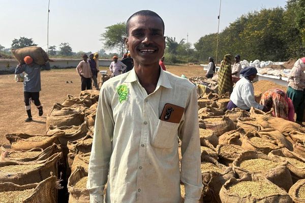 सुगम धान खरीदी से बढ़ा किसानों का आत्मविश्वास &mdash; ग्रामीण अर्थव्यवस्था में लौट रही रौनक
