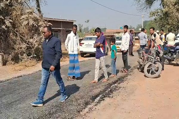 गिरसा-किसड़ा सड़क निर्माण में भ्रष्टाचार: ग्रामीणों ने गुणवत्ता पर उठाए सवाल