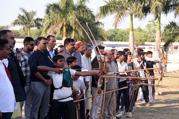 स्कूल शिक्षा मंत्री ने नवनिर्मित बॉक्सिंग रिंग सेट एवं आर्चरी रेंज का किया शुभारंभ