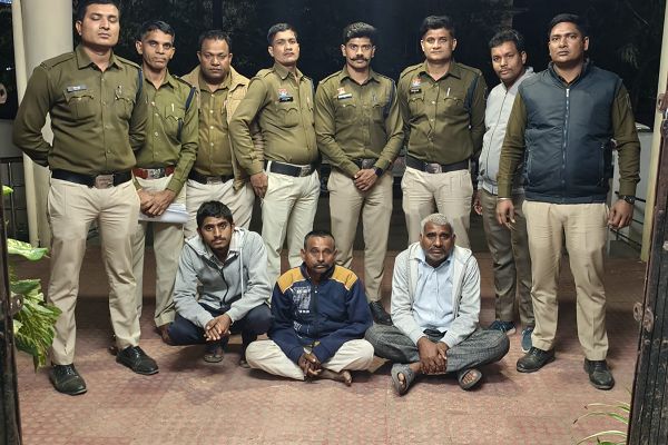  नेवासपुर मे जमीन विवाद को लेकर हुये हत्या के 3 आरोपियों को मुंगेली पुलिस ने किया गिरफ्तार