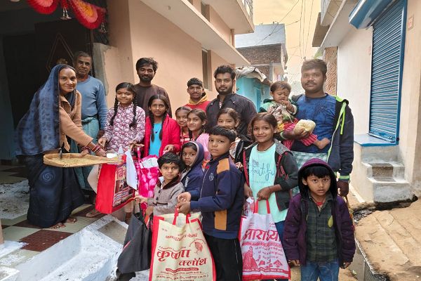 छेरछेरा पर्व पर अन्नदान किया घरों में बच्चों की टोलियां पहुंची