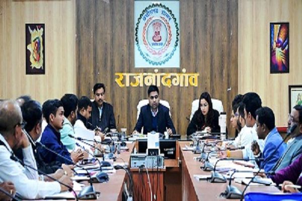 कलेक्टर ने गणतंत्र दिवस मुख्य समारोह के सफल आयोजन के लिए अधिकारियों की ली बैठक