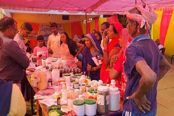 कोलिहापुरी में नि:शुल्क आयुष चिकित्सा शिविर का आयोजन
