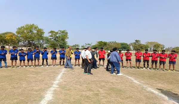 पीएम श्री जवाहर नवोदय विद्यालय उड़ियाकला में फीफा फुटबॉल वितरण कार्यक्रम का हुआ आयोजन