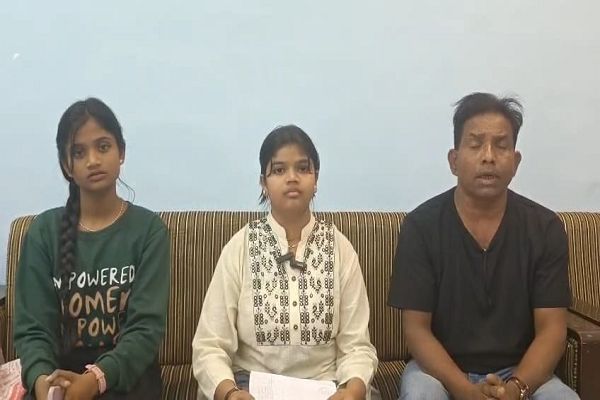संयुक्त खाते की भूमि पर अवैध निर्माण : नींव खनन के प्रारंभिक चरण से की जाती रही शिकायत ..अब लेंटर भी हो गया, आवेदिका परेशान 