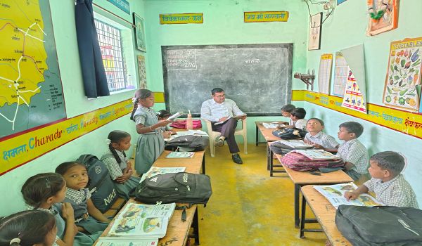 वनांचल क्षेत्र के परीक्षा केन्द्रों का उड़नदस्ता दल ने किया औचक निरीक्षण