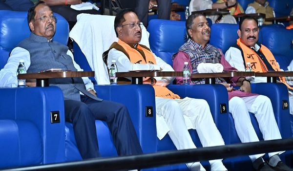 मुख्यमंत्री श्री विष्णु देव साय ने संघ की 100 वर्षों की गौरवगाथा पर आधारित फिल्म &lsquo;शतक&rsquo; को छत्तीसगढ़ में टैक्स-फ्री करने की घोषणा की