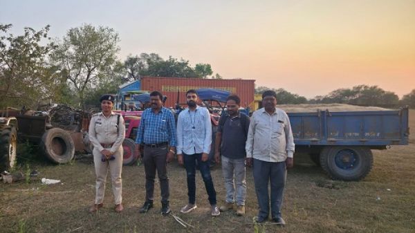 रेत के अवैध परिवहन कर रहे वाहनों पर कार्यवाही