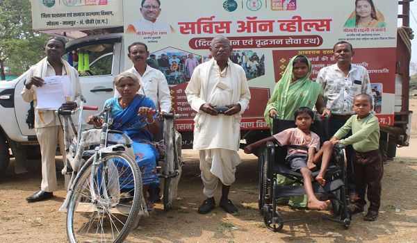 18 दिवसीय सर्विस ऑन व्हील्स अभियान बना जनसेवा की मिसाल, हजारों दिव्यांगजन एवं वृद्धजन लाभान्वित