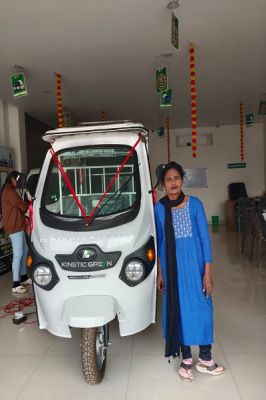 सायरा बानो बनीं आत्मनिर्भरता की मिसाल : दिव्यांगता के बावजूद ई-रिक्शा चलाकर कमा रहीं सम्मानजनक आजीविका