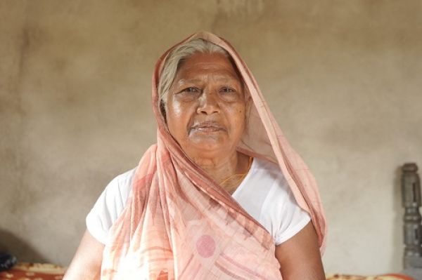 महतारी वंदन योजना बनी संबलः बूँदकुंवर को हर माह मिल रहे एक हजार रुपये से मिल रहा सहारा